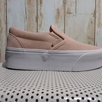 Zapatos casuales rosados Vans image